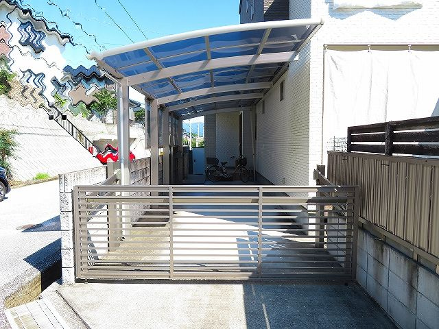 高知市潮見台一丁目　中古戸建の駐車場