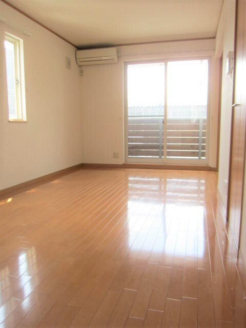 エスターテ　G棟の居間・リビング