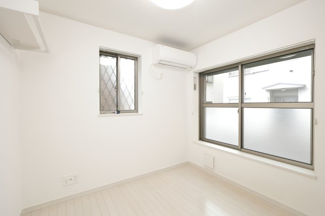 サンフォート小岩の洋室