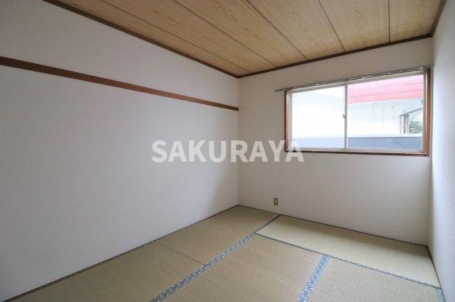 永倉コーポ3号棟の和室|現況と異なる場合があります。
