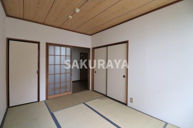 永倉コーポ3号棟の和室|現況と異なる場合があります。