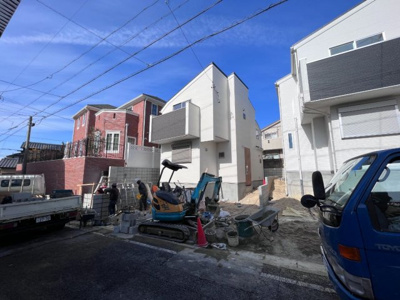 【前面道路含む現地写真】 | 千種区希望ヶ丘第2期　1号棟＜仲介手数料無料＞富士見台小学校・千種台中学校 | 2/9撮影
住宅ローンアドバイザーの村田です。住宅ローン審査が通らなかった方、あきらめる前にご相談ください。