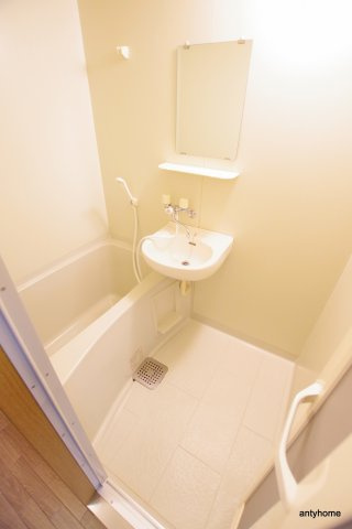 ノルデンハイム東三国　仲介手数料無料の浴室