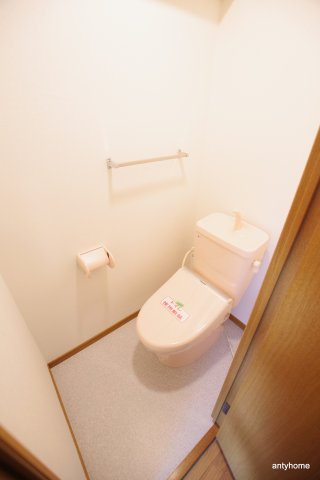 ノルデンハイム東三国　仲介手数料無料のトイレ