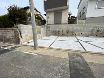 【前面道路含む現地写真】 | MIRASUMO千種区霞ヶ丘　1号棟★仲介手数料無料★（富士見台小学校・千種台中学校） | 3/13撮影
新築戸建の事ならマックスバリュで住まい相談へお任せください。