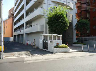 【外観】 | ダイアパレス国泰寺弐番館 | 【2021年8月末リノベーション工事終了予定】
物件の陽当りや通風・仕様設備や
お部屋の大きさの比較、状態など、
資料には掲載していない情報がたくさんあります。
ぜひ現地を見られる事をお勧めいたします