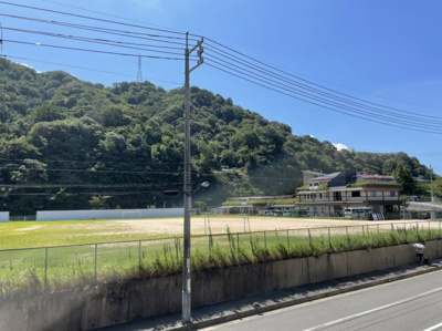 【周辺】 | ヴェルディ・ソレイユ海田 | 比較的静かな立地　500ｍ圏内に「フジ 海田店」「海田郵便局」「セブンイレブン」生活便利な場所です