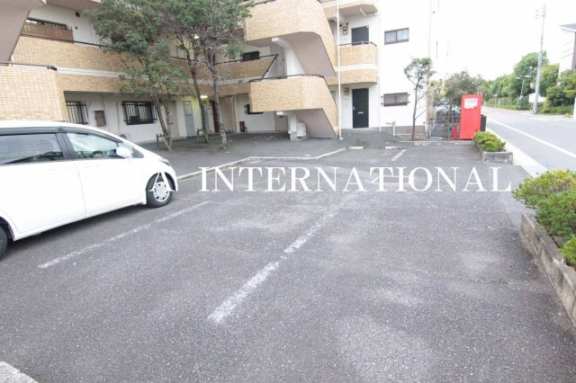 内田レジデンスの駐車場