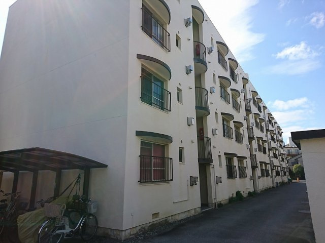 箕面市半町３丁目の賃貸マンションの外観