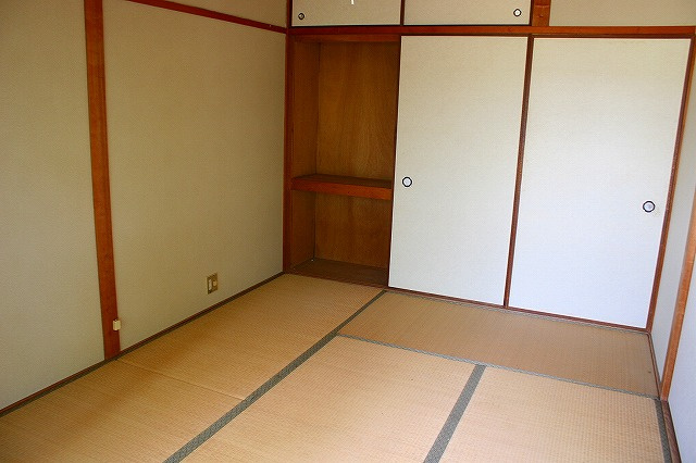 堀内ハイツの和室
