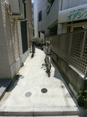 【その他共用部分】 | ｂ’CASA　Horikiri | 自転車置場