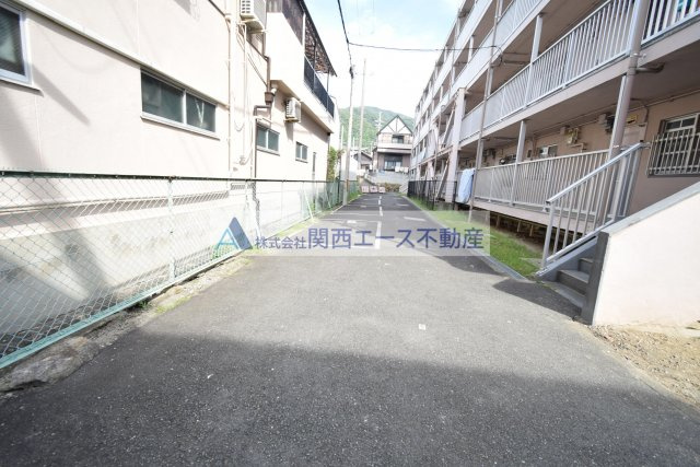 【駐車場】 | ビレッジハウス日下４号棟