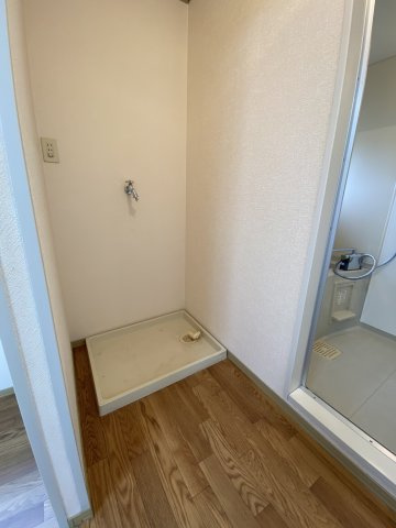 ファミールＫの洗面所|洗濯機置き場