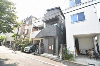 【外観】 | 閑静な住宅街で落ち着いた雰囲気です。お客様のご都合でいつでもご内覧可能で御座います。