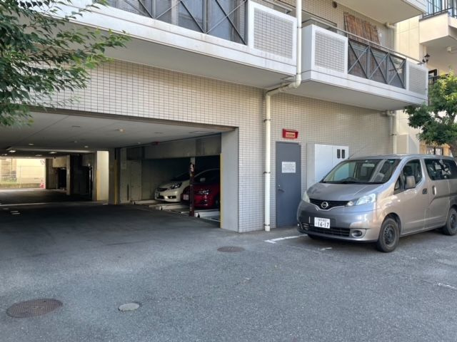 イトーピア六本松の駐車場