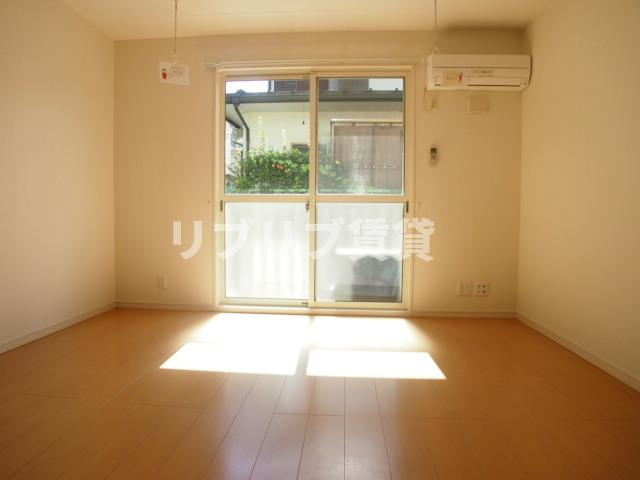 ＣＯＺＹ　ＶＩＬＬＡの居間・リビング