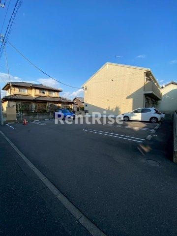 ルピナスの駐車場