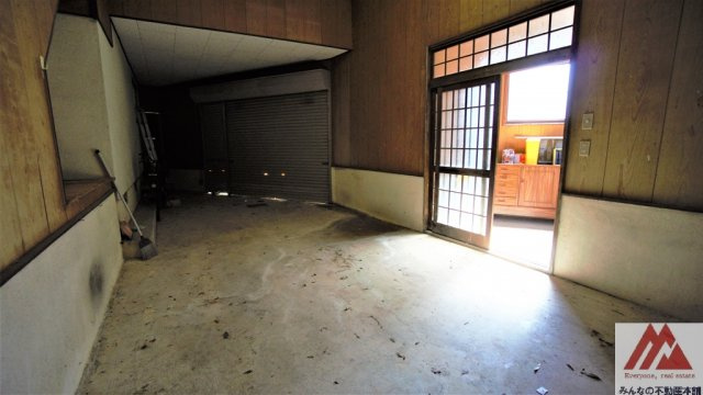 久留米市上津町の中古一戸建の駐車場