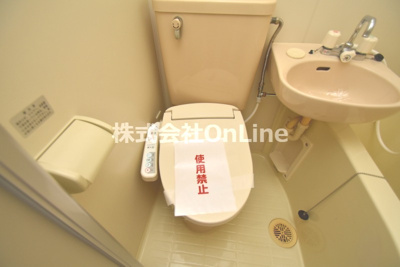 【トイレ】 | ロイヤルシード小阪 | ゆったりとした空間のトイレです