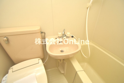 【洗面所】 | ロイヤルシード小阪 | 日々の疲れを癒すお風呂付です