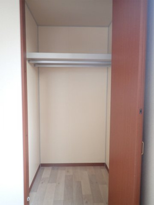 【収納】 | パティオ【SHM】 | 各部屋のクロゼットで収納もバッチリです！ハンガーパイプ2本あるのも嬉しいですね◎