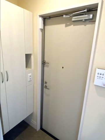フローラルコートの玄関