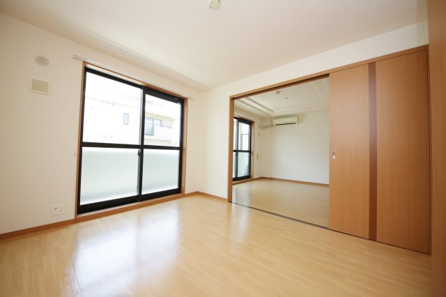 サクラハイツの洋室