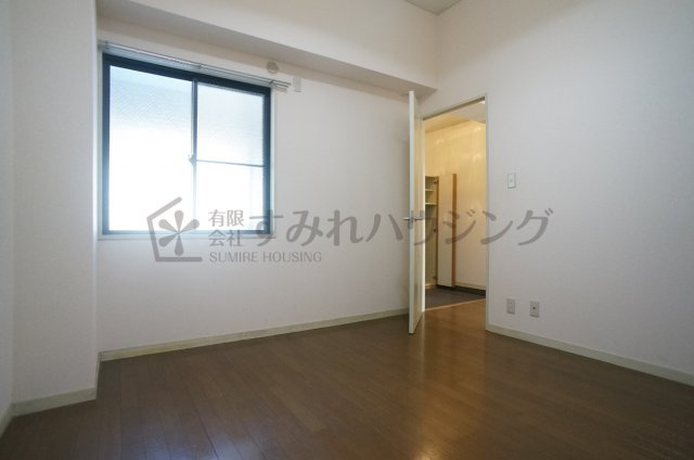 ランドマーク宝塚の洋室