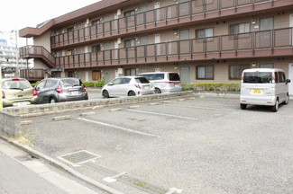 【駐車場】