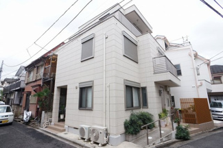 【外観】 | 周囲の環境と溶け込む瀟洒な建物です