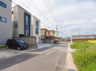 【前面道路含む現地写真】