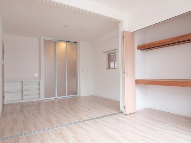 abitare naniwa Inari（アビターレナニワイナリ）の居間・リビング