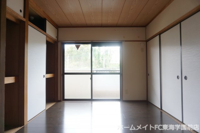 パークマンション楡木の洋室