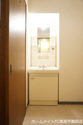 パークマンション楡木の独立洗面台