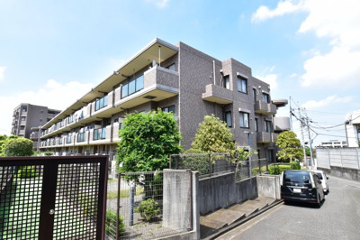 【外観】 | ロイヤルシャトー高幡不動 | あらゆる夢を叶える新たな未来へ一歩踏み出す…明日への勇気と活力を与えてくれるそんな邸がこちらです

