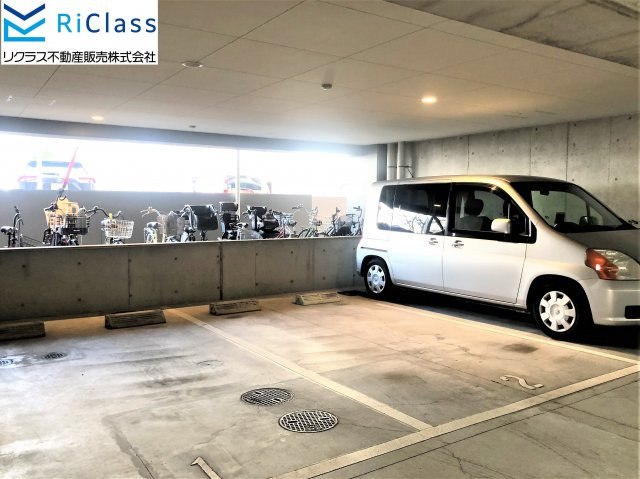 ワコーレハーバーコート神戸の駐車場