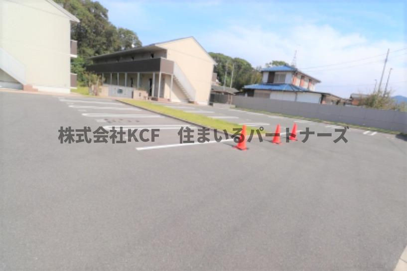 プログレスIB棟の駐車場|車をお持ちの方に嬉しい駐車場付きの物件です