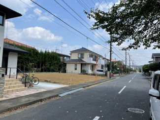 【前面道路含む現地写真】