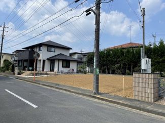 【前面道路含む現地写真】