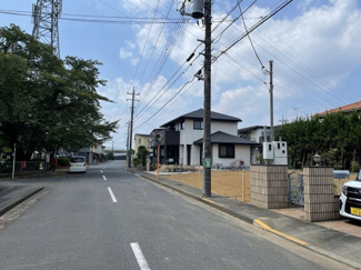 【前面道路含む現地写真】