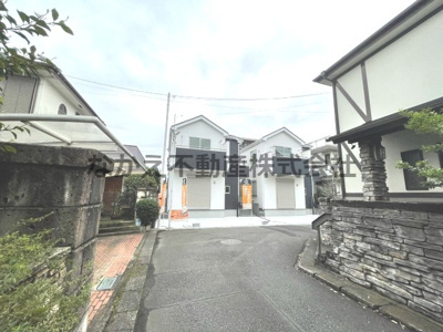 【前面道路含む現地写真】 | 仲介手数料無料　日野市旭が丘2丁目新築戸建て2棟　1号棟