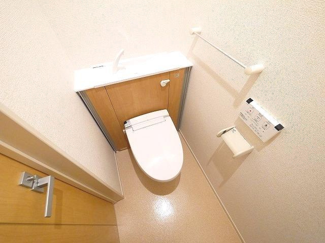 ベルオーブⅤのトイレ|ゆったりとした空間のトイレです
