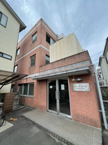 京阪本線「墨染駅」徒歩3分！総戸数63戸大規模一棟マンションの外観