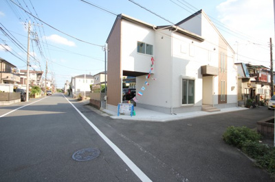 【前面道路含む現地写真】 | 戸ヶ崎3丁目一棟 | 前面道路含む現地写真です