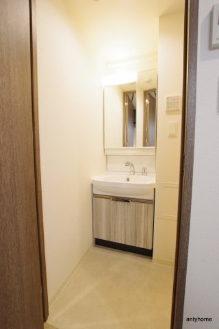プレサンス森ノ宮THEゲート 仲介手数料無料の洗面所