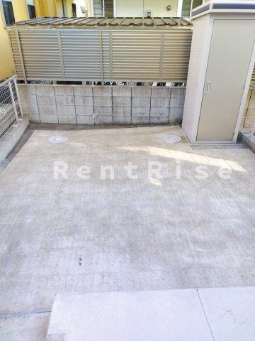 エスポワールＨｕｇの駐車場