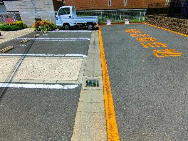 ソレイユの駐車場