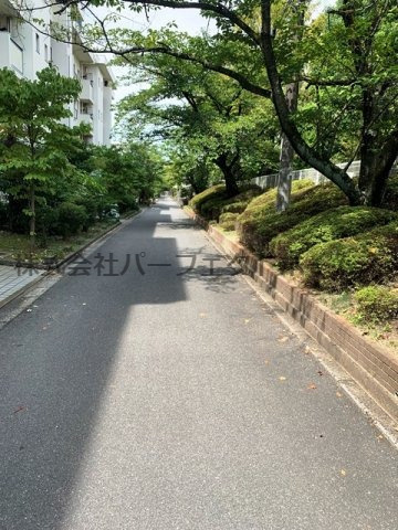 香里三井団地F棟８０号の周辺