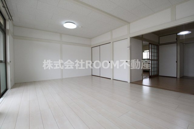 ガーデンR2の洋室|ゆったりした洋室です