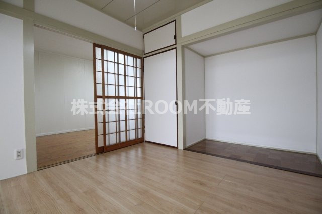 ガーデンR2の洋室